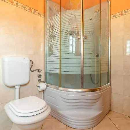 Kraj 17783a Apartman Tkon